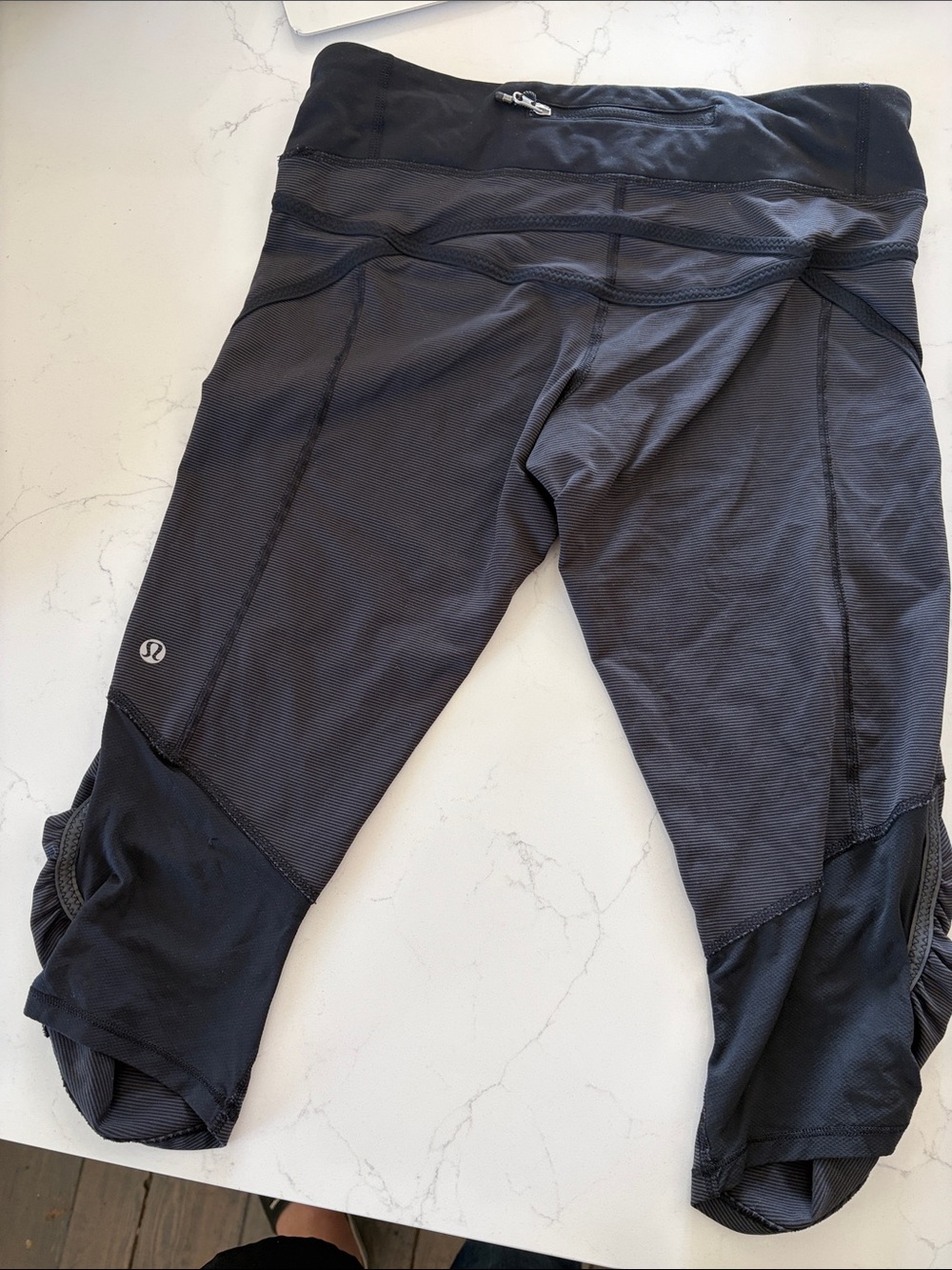 lululemon athletica Black Cropped ladies Athletic Leggings
